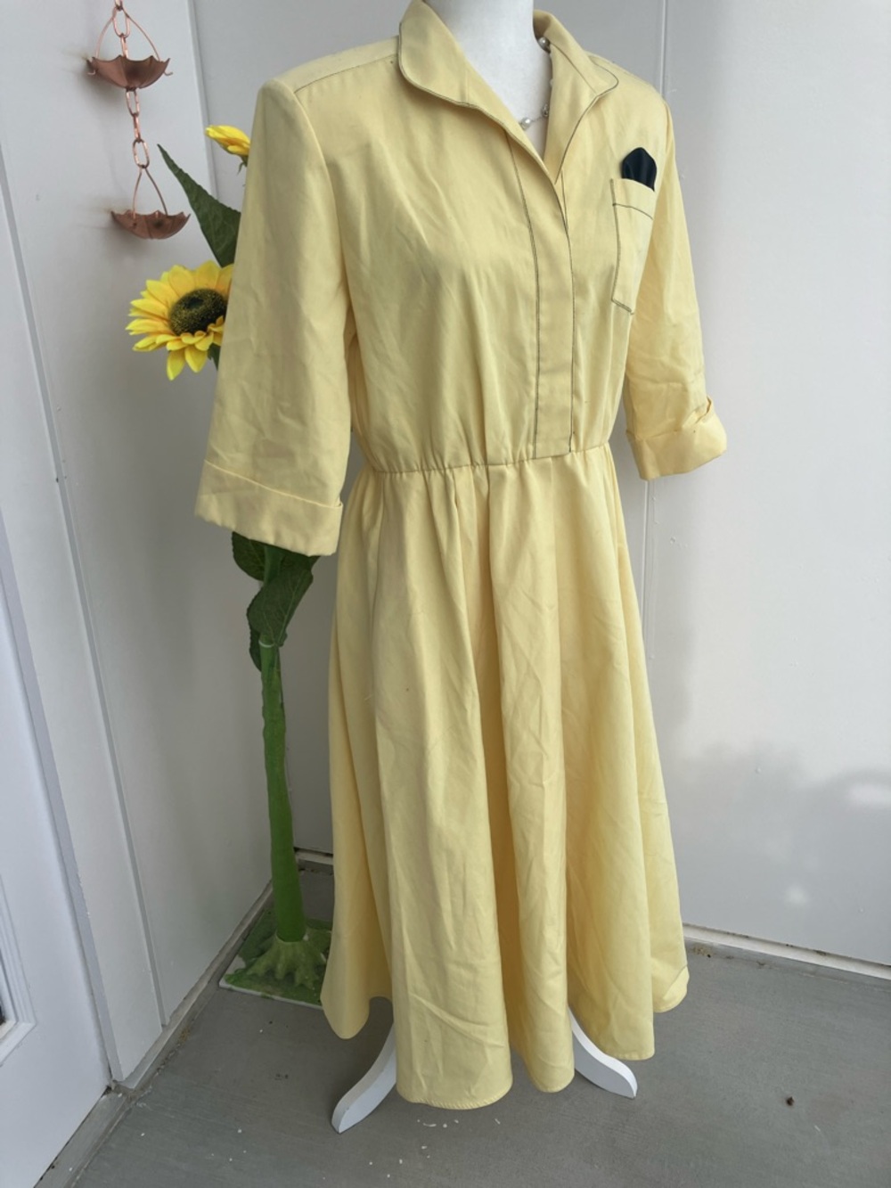 Vintage 80s Pastel Butter Yellow and Black 3/4 Length Sleeves Midi Shirtdress